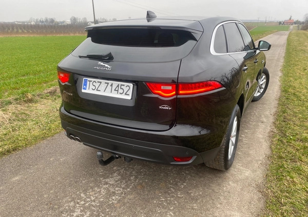 Jaguar F-Pace cena 79999 przebieg: 186000, rok produkcji 2016 z Staszów małe 704